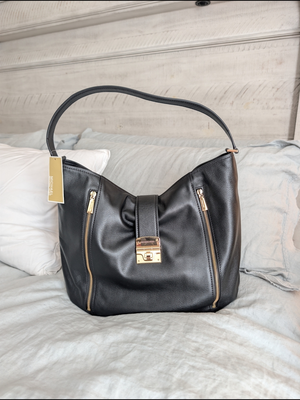 NWT Michael Kors Eddie Large Pebbled Leather Hobo Bag Black Gold